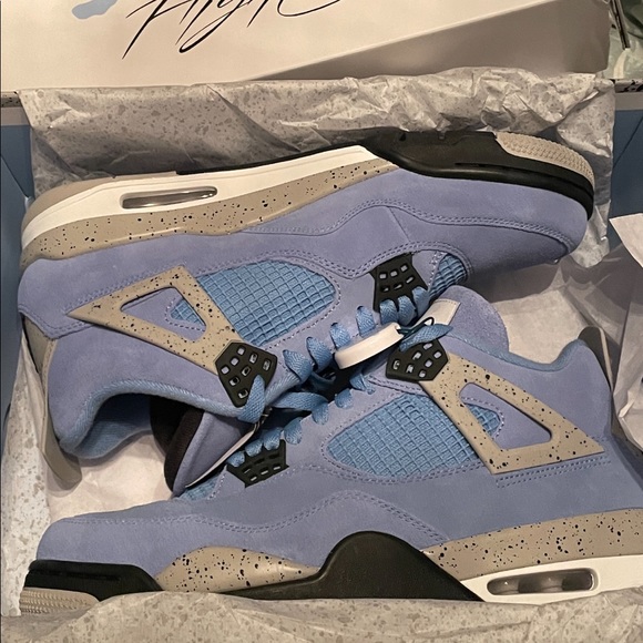 10.5 jordan 4 varscity blue - Picture 2 of 5